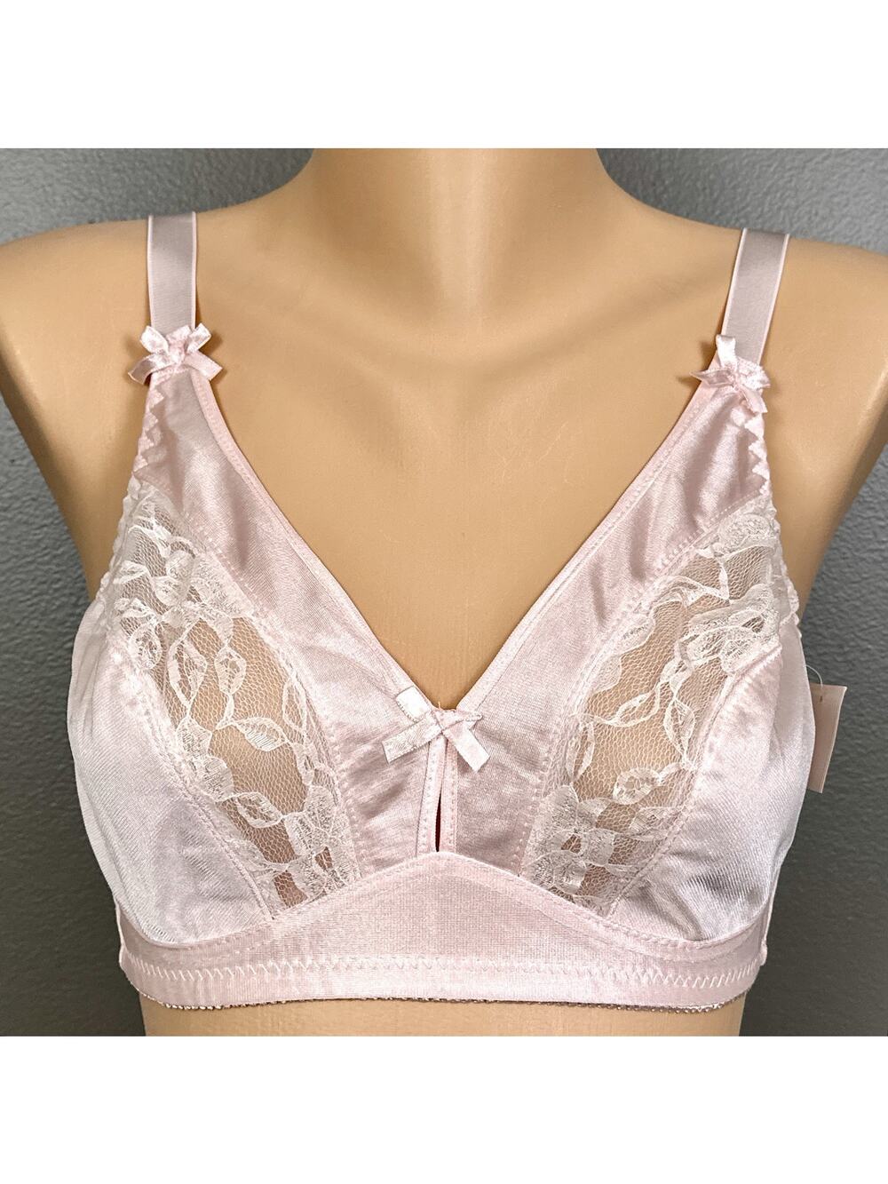 Instant Shaping Keyhole Unlined Wireless Bra Size 34DD Style 1629 Pink Satin New